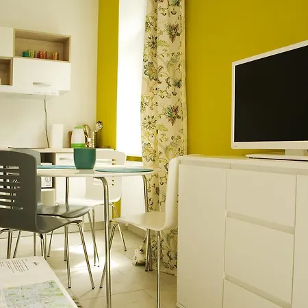 Flowers Center Apartment *